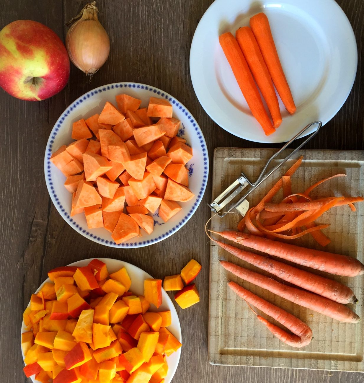 Oranges Gemüse, Kürbis, Karotten und Möhren