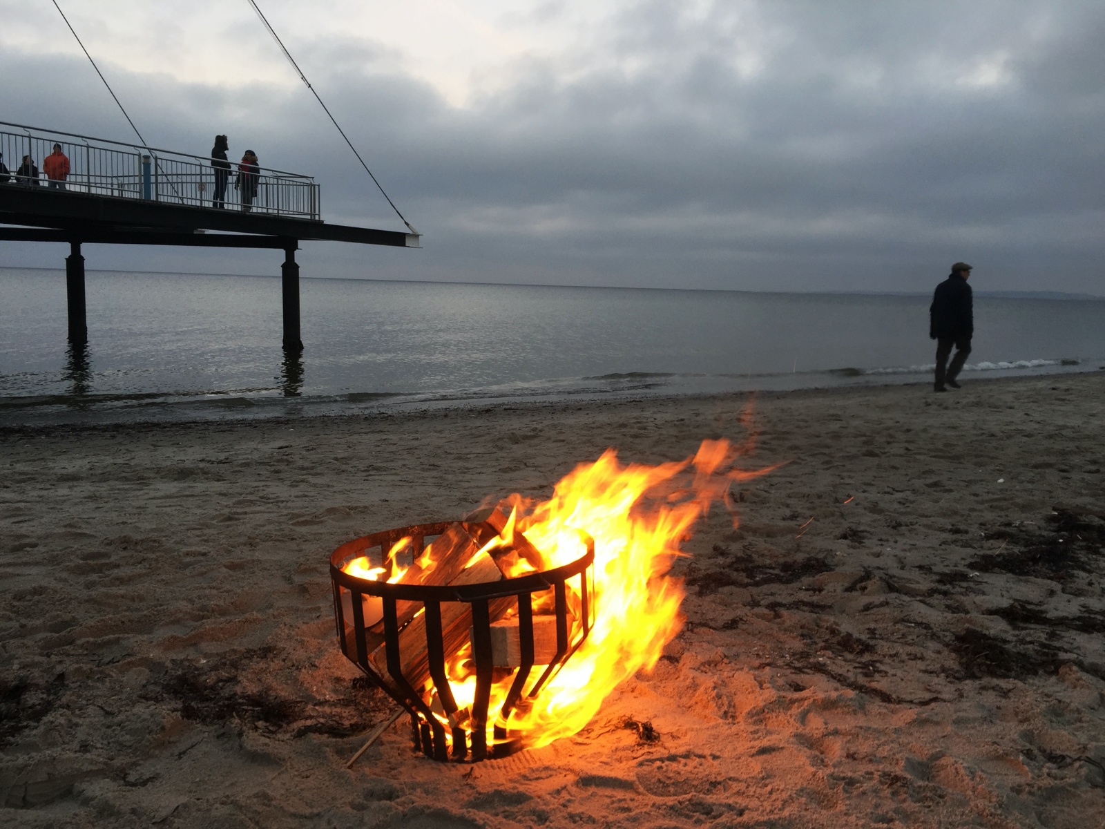 Ein Feuerkorb am Strand in Hohwacht
