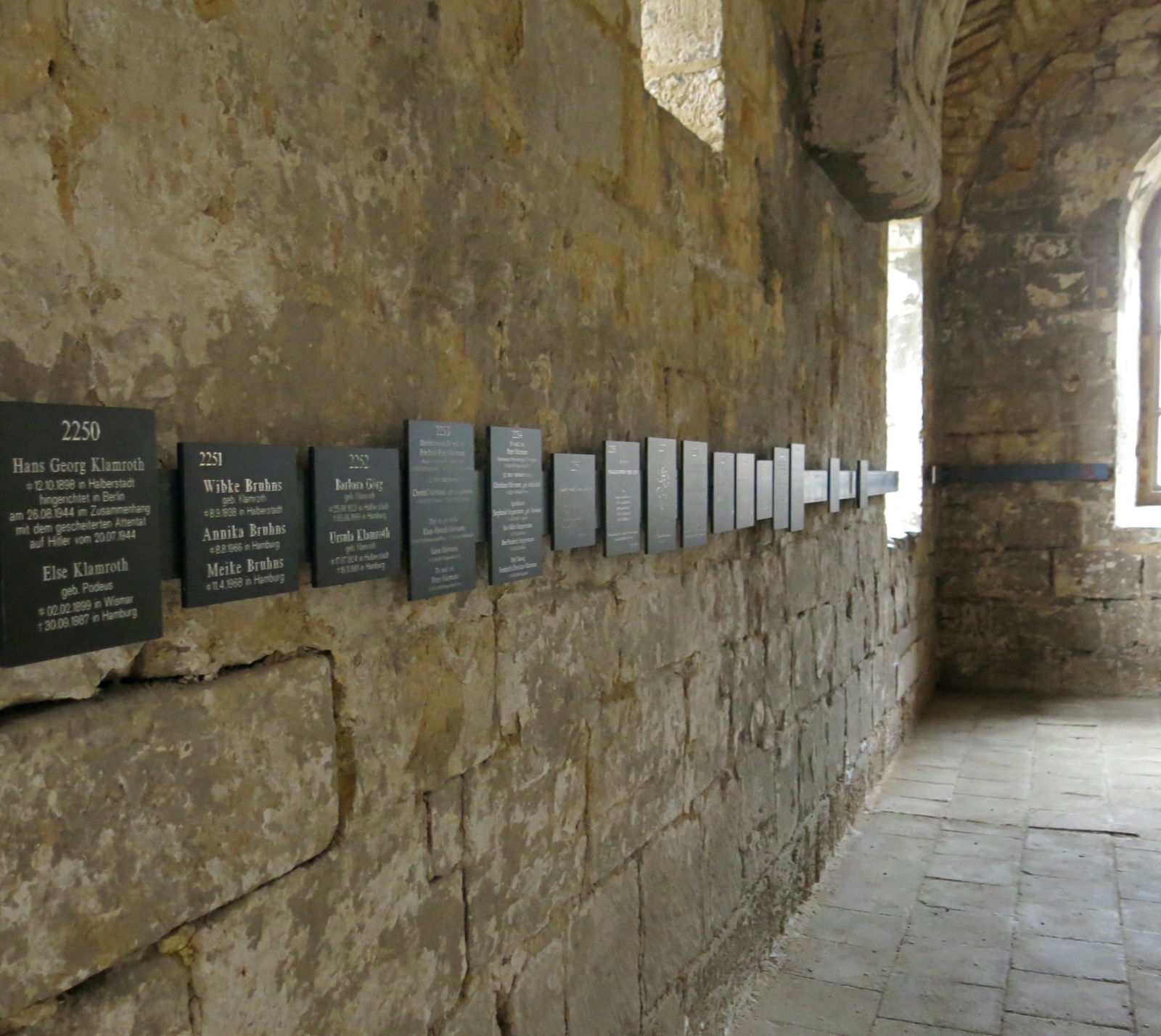Gedenktafeln in der Burchardi-Kirche Halberstadt