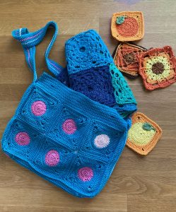Kraft statt Plüsch mit Granny Squares